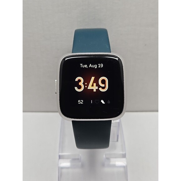 Fitbit Versa Lite Smartwatch Activity Tracker Heart Rate GPS Sleep W/ Charger - Picture 1 of 11